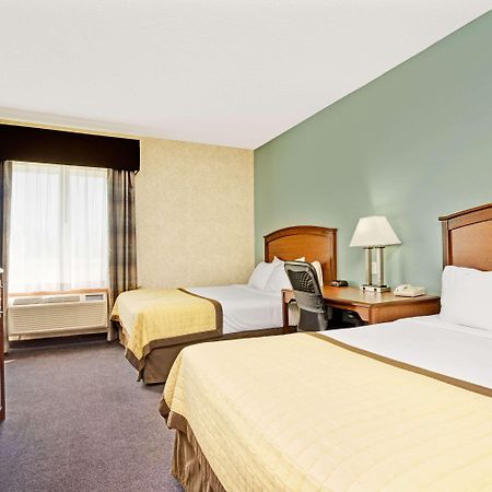 Baymont By Wyndham Wahpeton Hotel Exterior photo